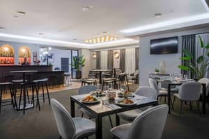 thumbnail: Restaurant