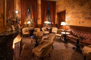 thumbnail: Bar (on property)