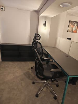 thumbnail: Business center