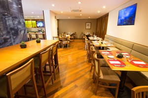 thumbnail: Restaurant