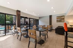 thumbnail: Breakfast area