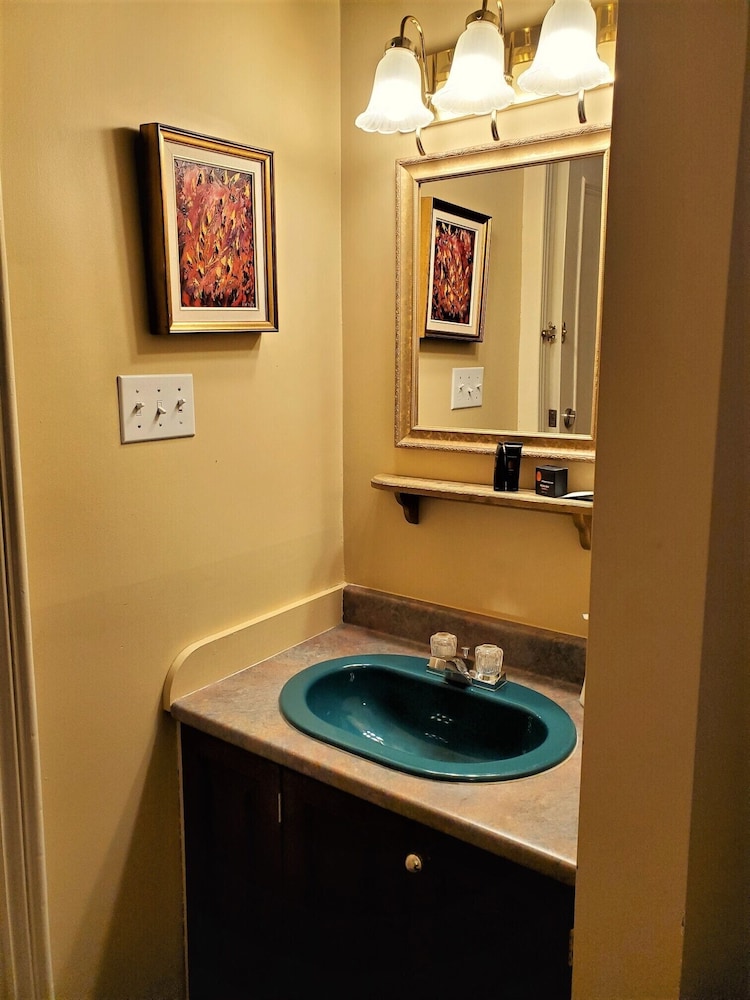 Bathroom sink