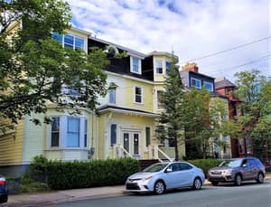 thumbnail: Front of property
