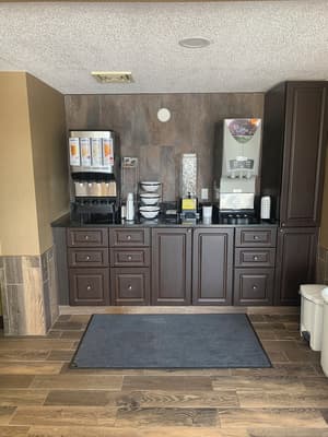 thumbnail: Breakfast area