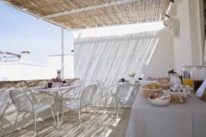 thumbnail: Breakfast area