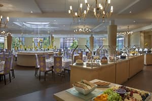 thumbnail: Breakfast area