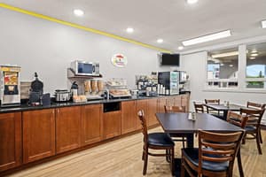 thumbnail: Breakfast area