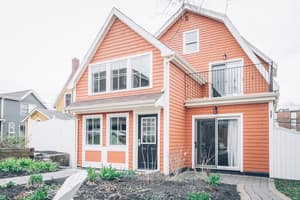 thumbnail: Front of property