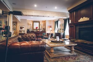 thumbnail: Interior entrance