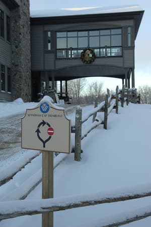 thumbnail: Front of property