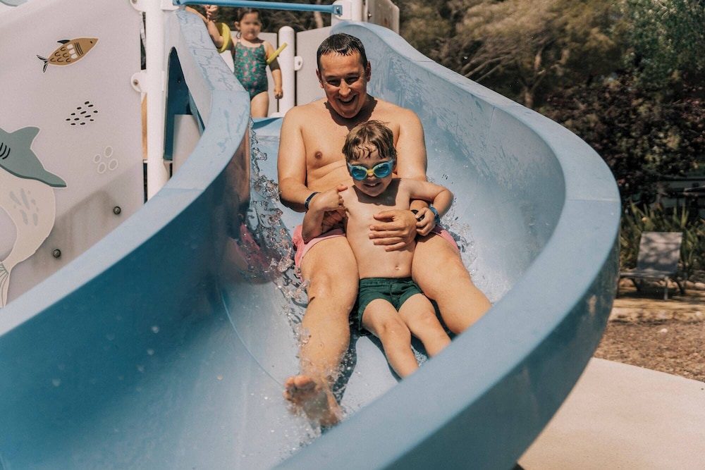 Exercise/lap pool