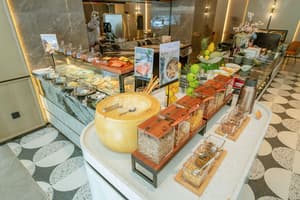 thumbnail: Restaurant