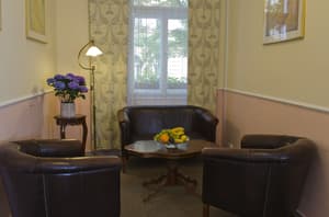 thumbnail: Lobby sitting area