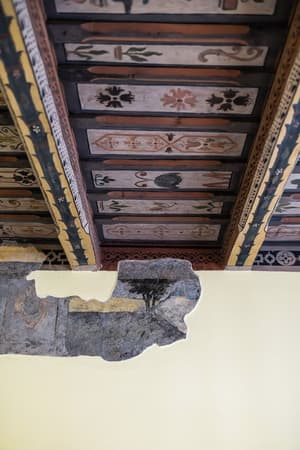thumbnail: Interior detail