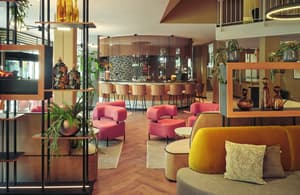 thumbnail: Bar (on property)