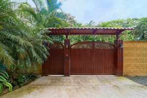 thumbnail: Property entrance