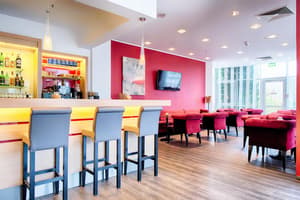 thumbnail: Bar (on property)