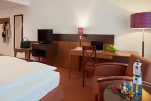 thumbnail: In-room business center