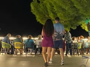thumbnail: Outdoor dining