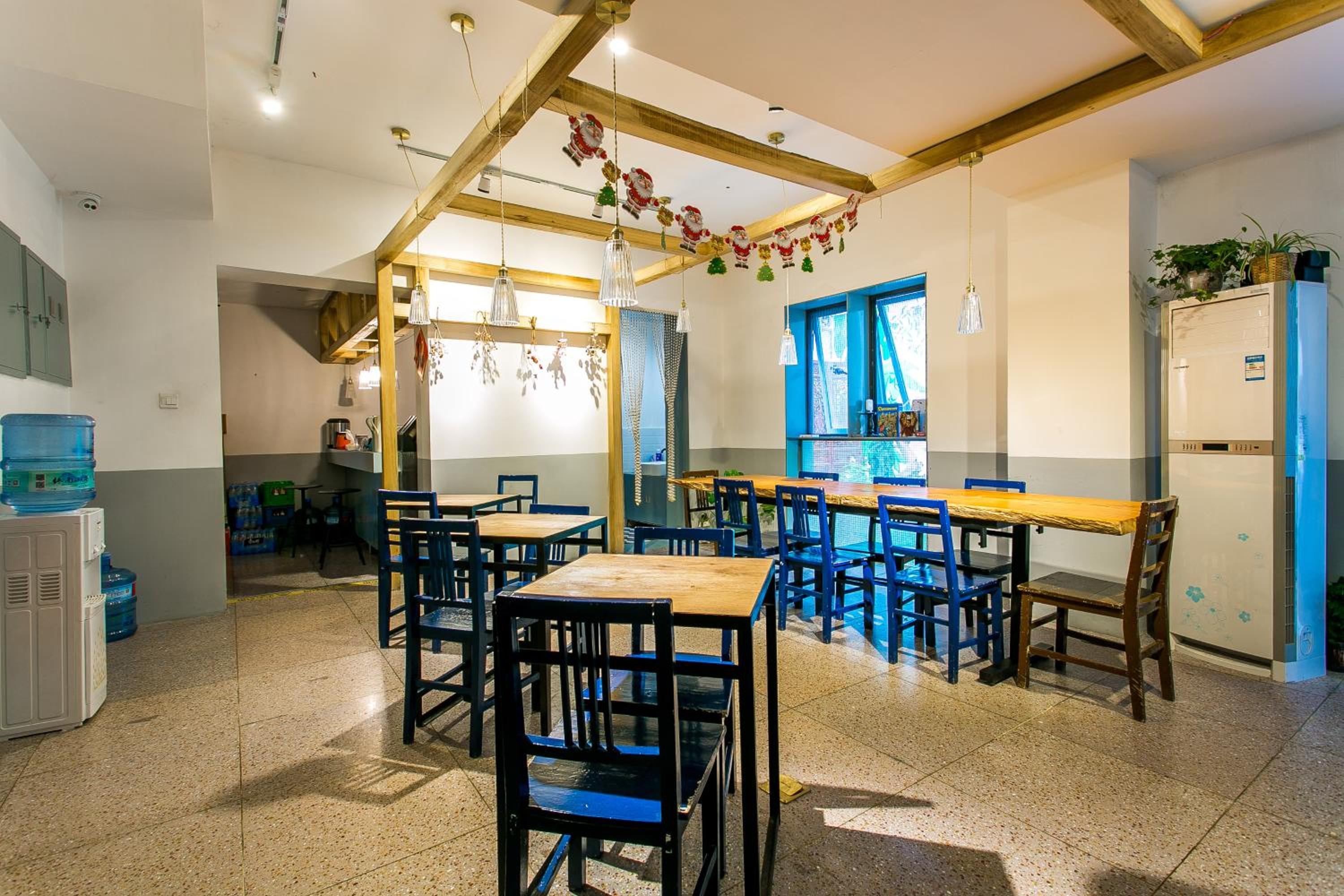 Restaurant-cafeteria