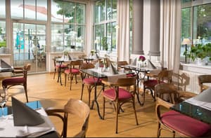thumbnail: Restaurant