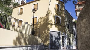 thumbnail: Exterior