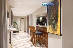thumbnail: Bar (on property)