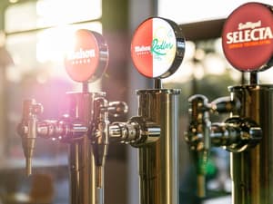 thumbnail: Bar (on property)