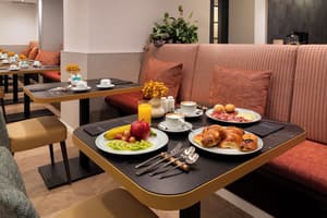thumbnail: Breakfast area