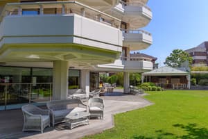 thumbnail: Exterior