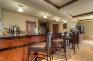 thumbnail: Bar (on property)