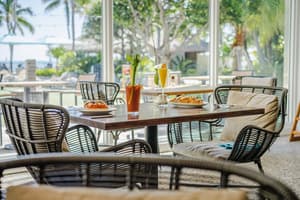 thumbnail: Breakfast area