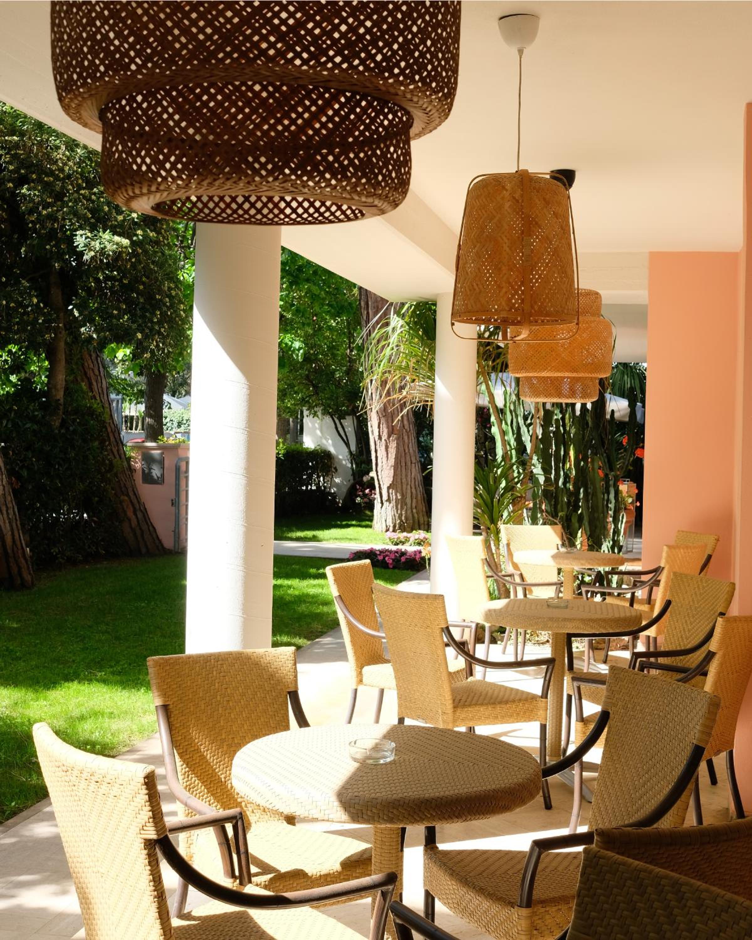 Restaurant-cafeteria
