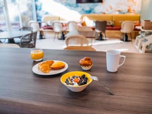 thumbnail: Breakfast area