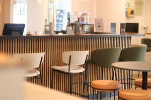 thumbnail: Bar (on property)