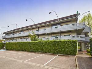 thumbnail: Exterior