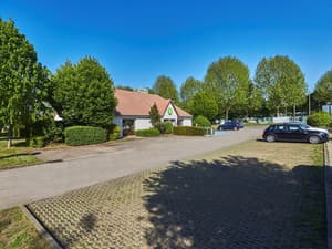 thumbnail: Exterior