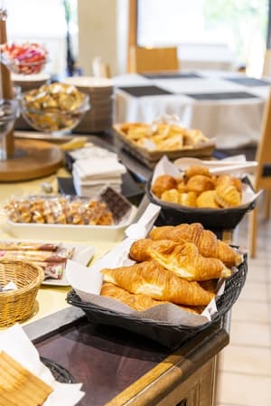 thumbnail: Breakfast buffet