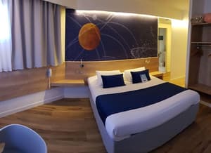 thumbnail: Room