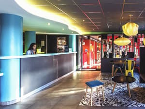 thumbnail: Bar (on property)