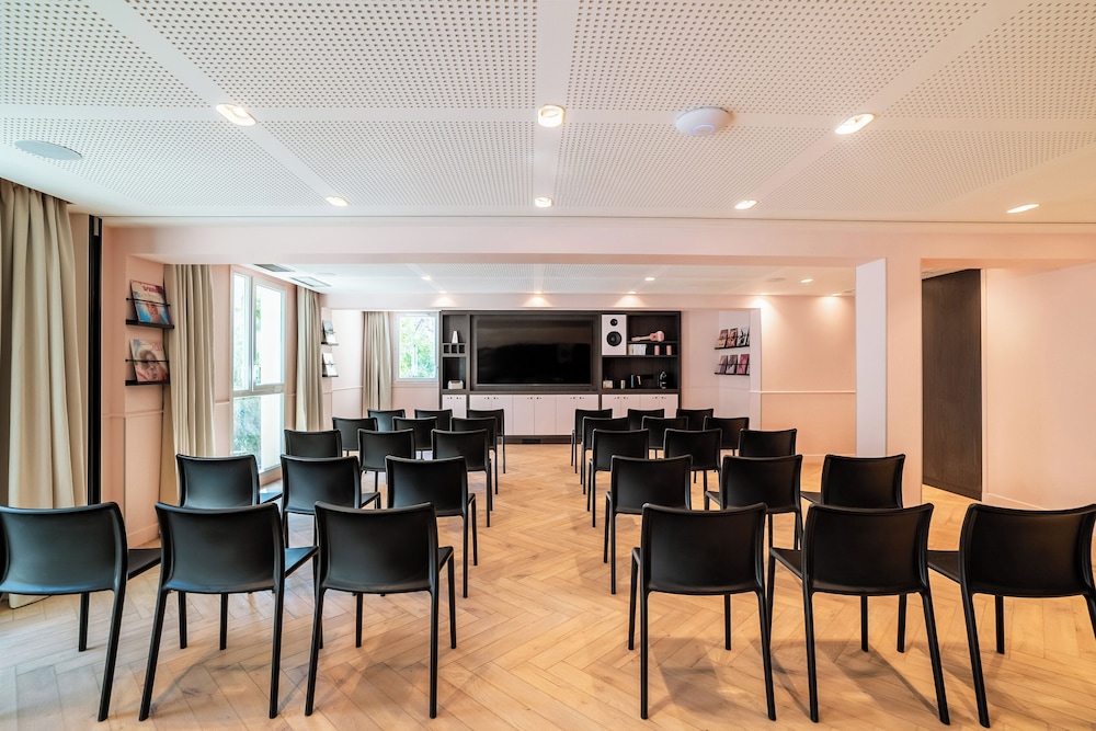 Reception hall