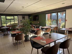 thumbnail: Restaurant