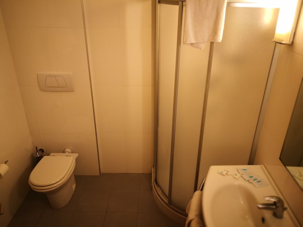 Bathroom shower
