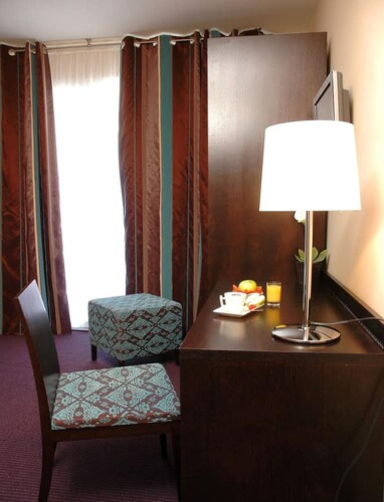Room amenity