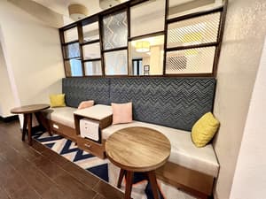 thumbnail: Lobby sitting area