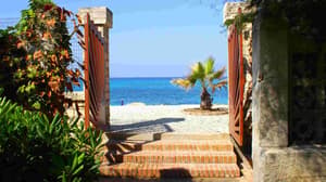 thumbnail: Exterior