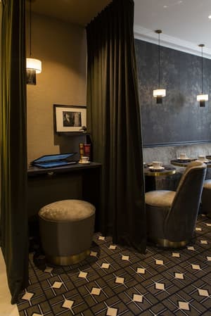 thumbnail: Bar (on property)