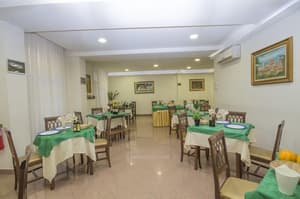 thumbnail: Breakfast area
