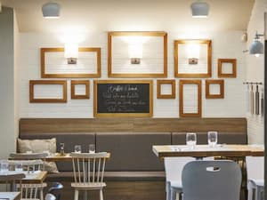 thumbnail: Restaurant
