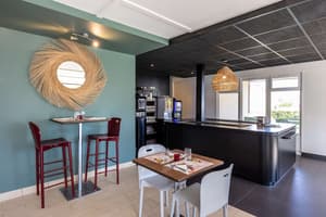 thumbnail: Restaurant